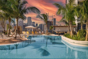 Modern 1BR Apartment with Pool